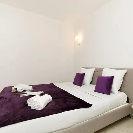 Appartement, Plein Coeur De Cannes, 70m Du Palais Cannes