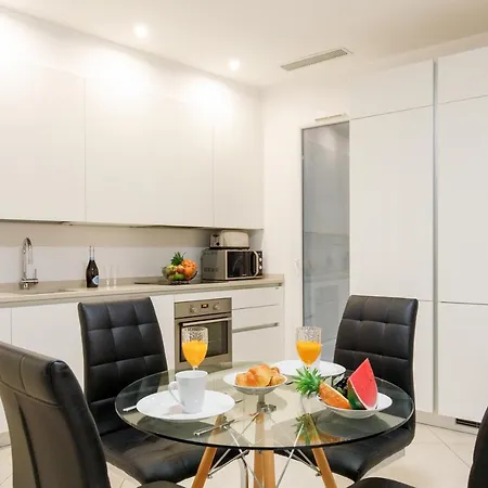 Appartement, Plein Coeur De Cannes, 70m Du Palais * Cannes